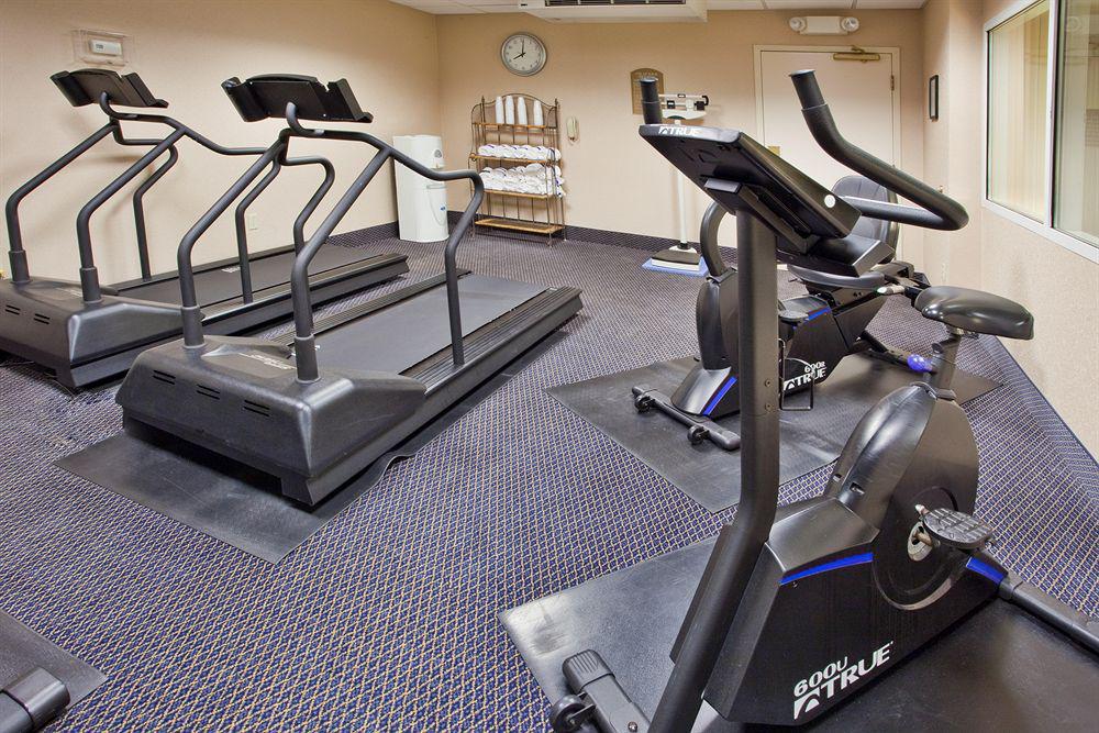 Holiday Inn Express Hotel & Suites Grand Rapids-North By Ihg Walker Konforlar fotoğraf