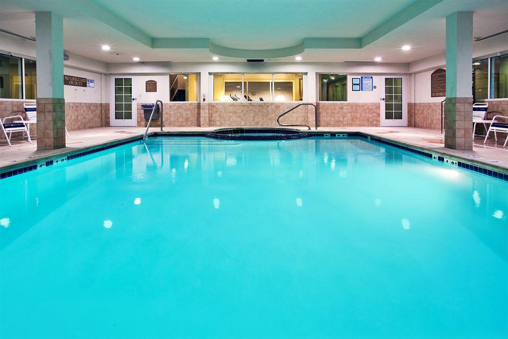 Holiday Inn Express Hotel & Suites Grand Rapids-North By Ihg Walker Konforlar fotoğraf
