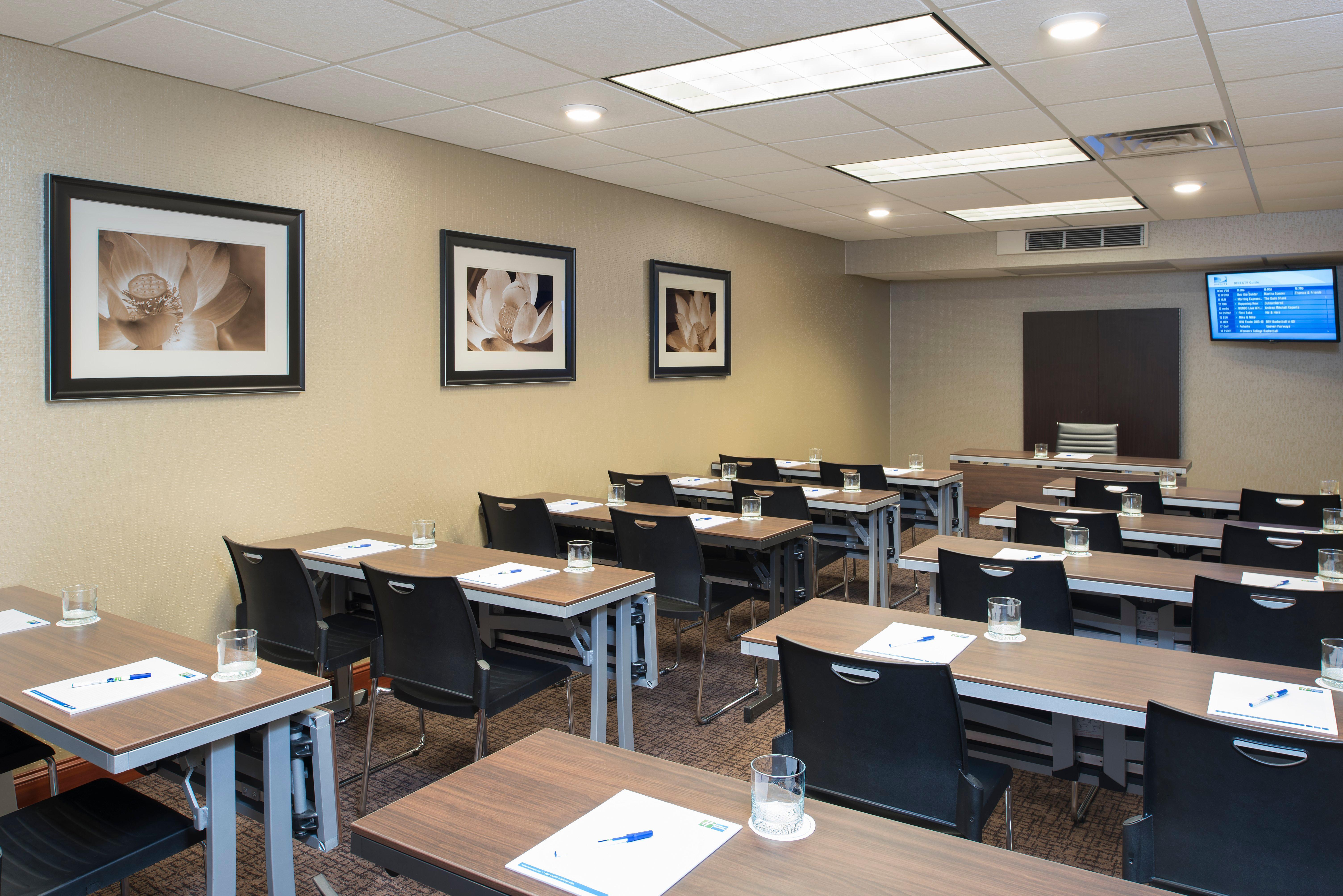 Holiday Inn Express Hotel & Suites Grand Rapids-North By Ihg Walker Dış mekan fotoğraf