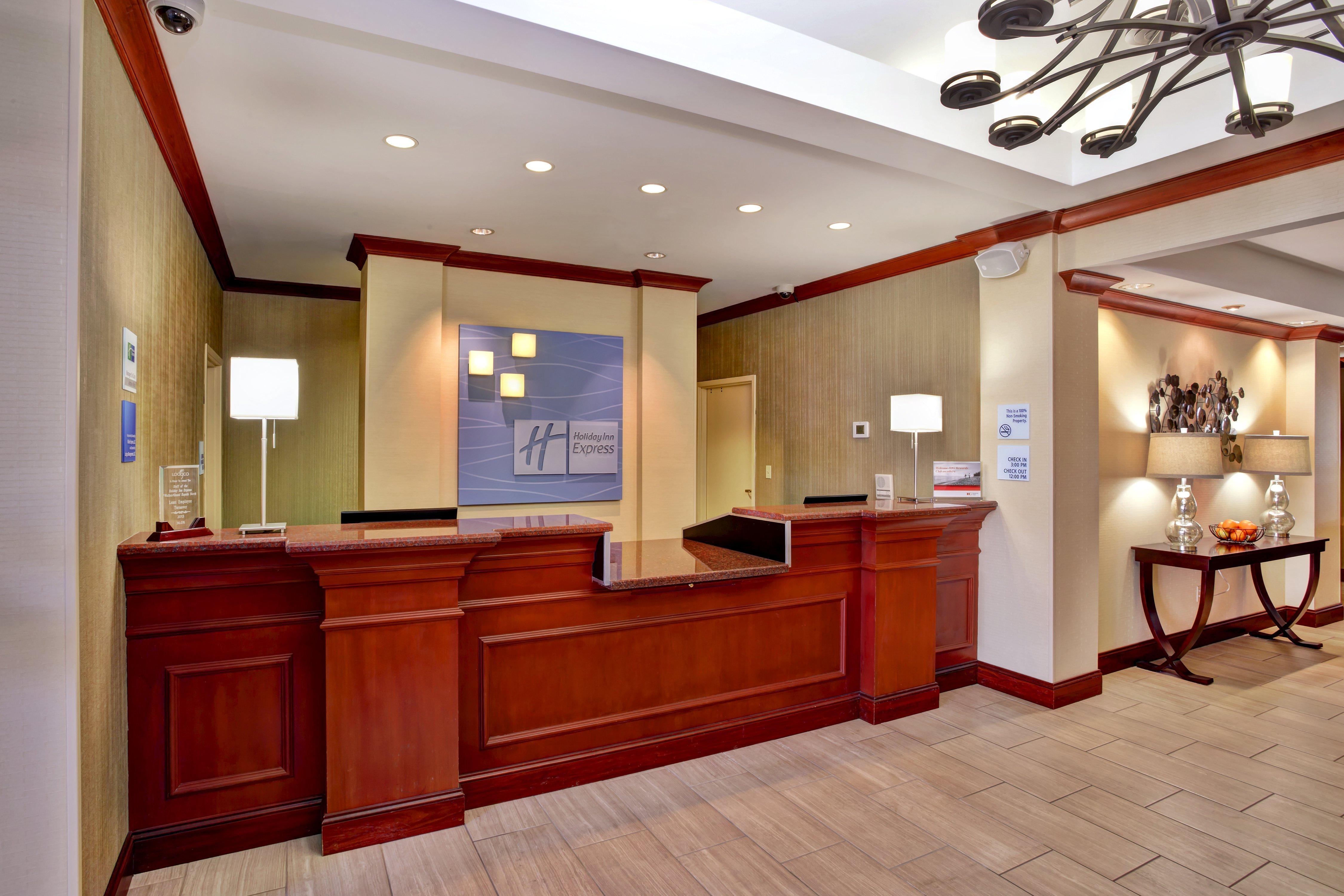 Holiday Inn Express Hotel & Suites Grand Rapids-North By Ihg Walker Dış mekan fotoğraf