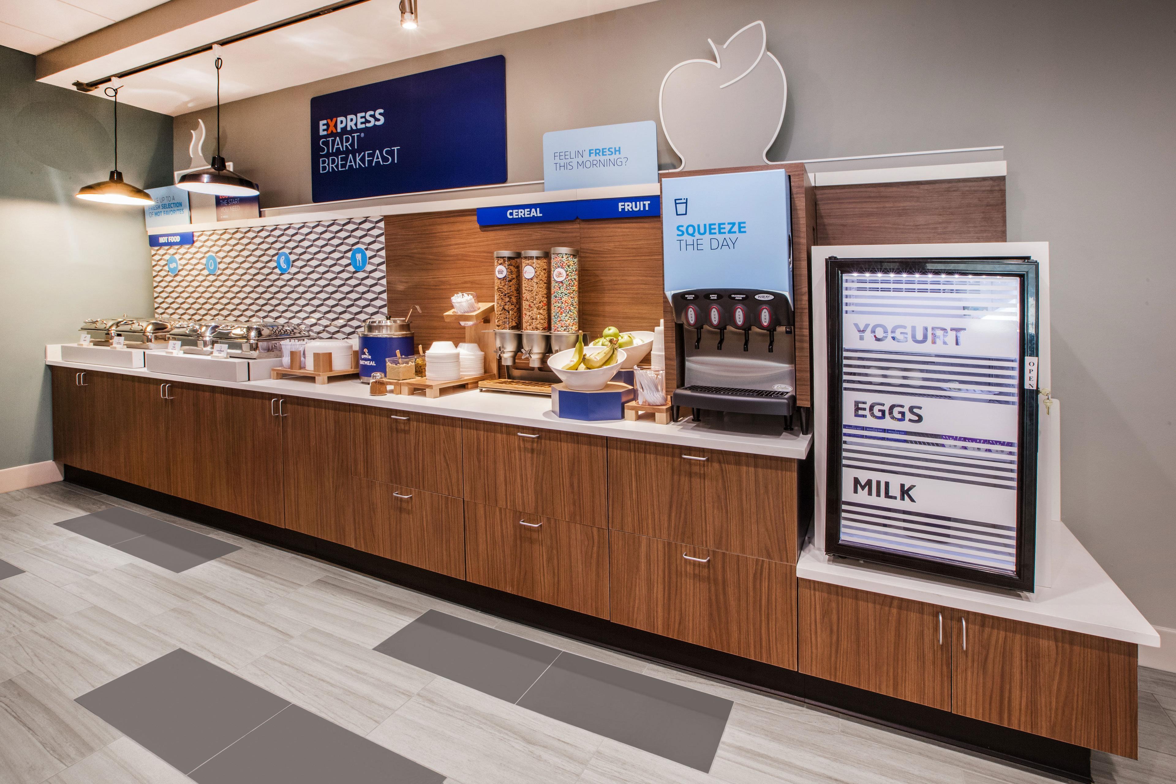 Holiday Inn Express Hotel & Suites Grand Rapids-North By Ihg Walker Dış mekan fotoğraf