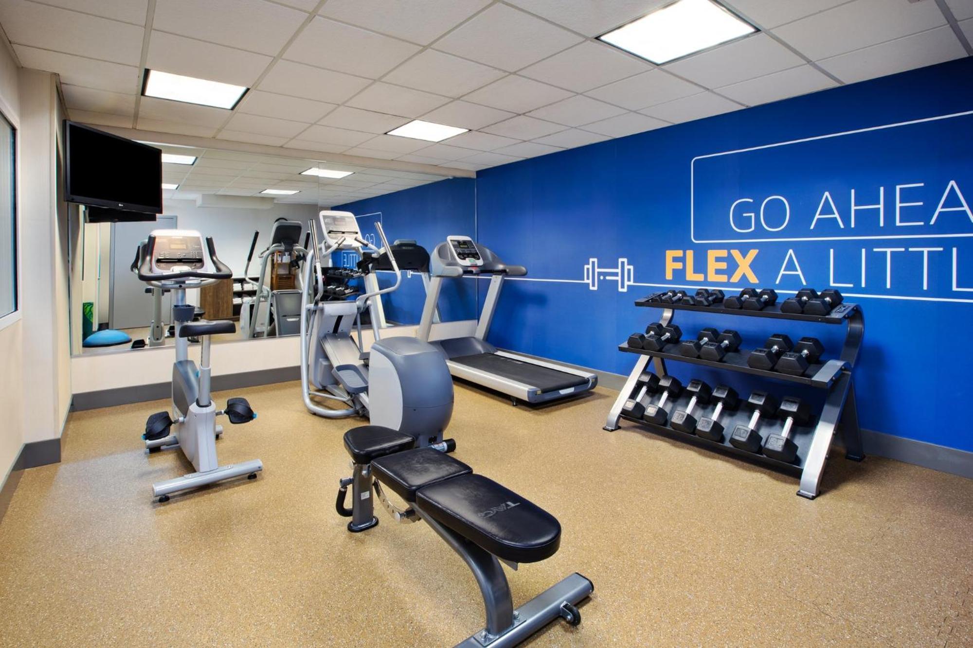 Holiday Inn Express Hotel & Suites Grand Rapids-North By Ihg Walker Dış mekan fotoğraf