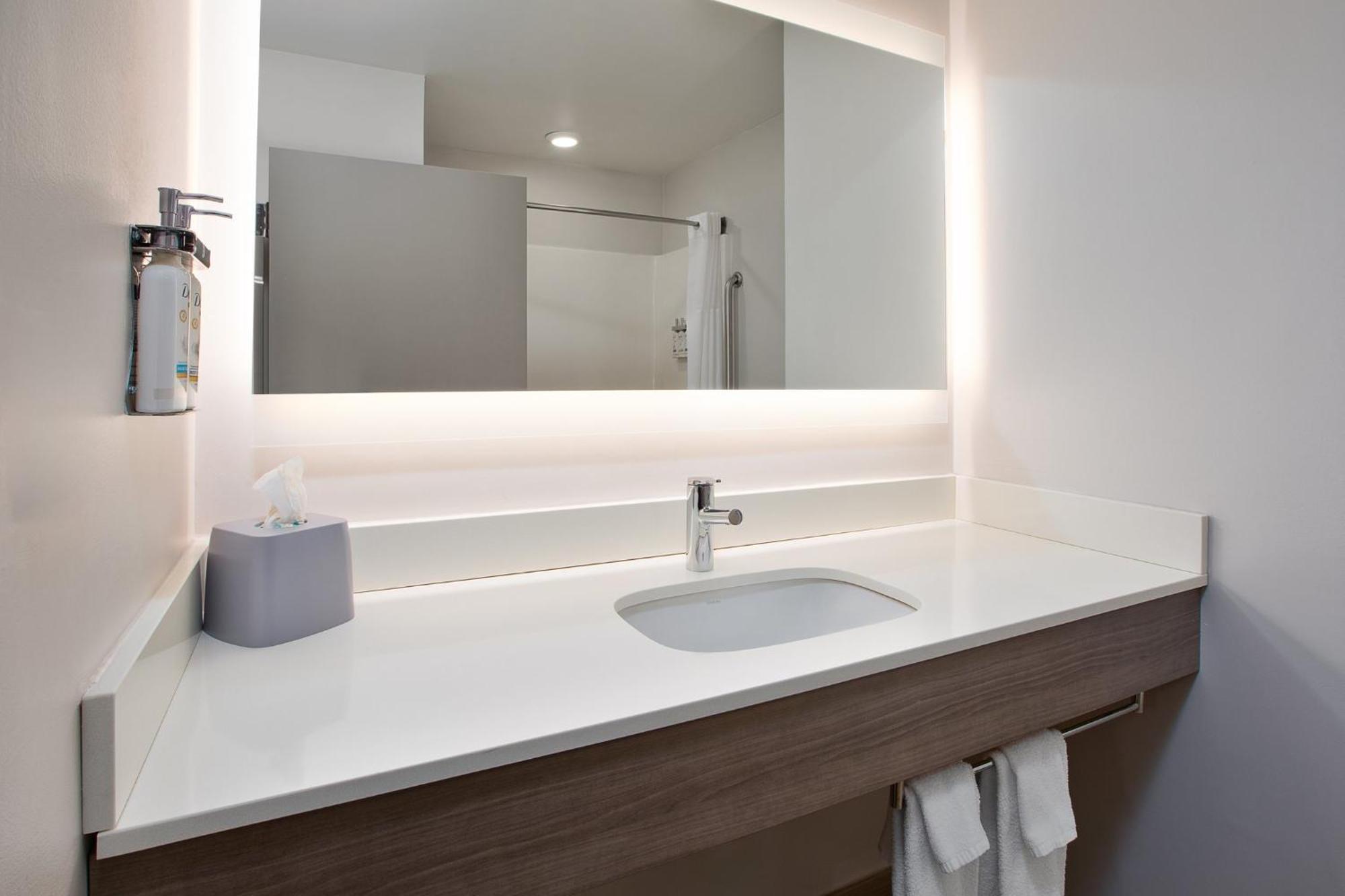 Holiday Inn Express Hotel & Suites Grand Rapids-North By Ihg Walker Dış mekan fotoğraf
