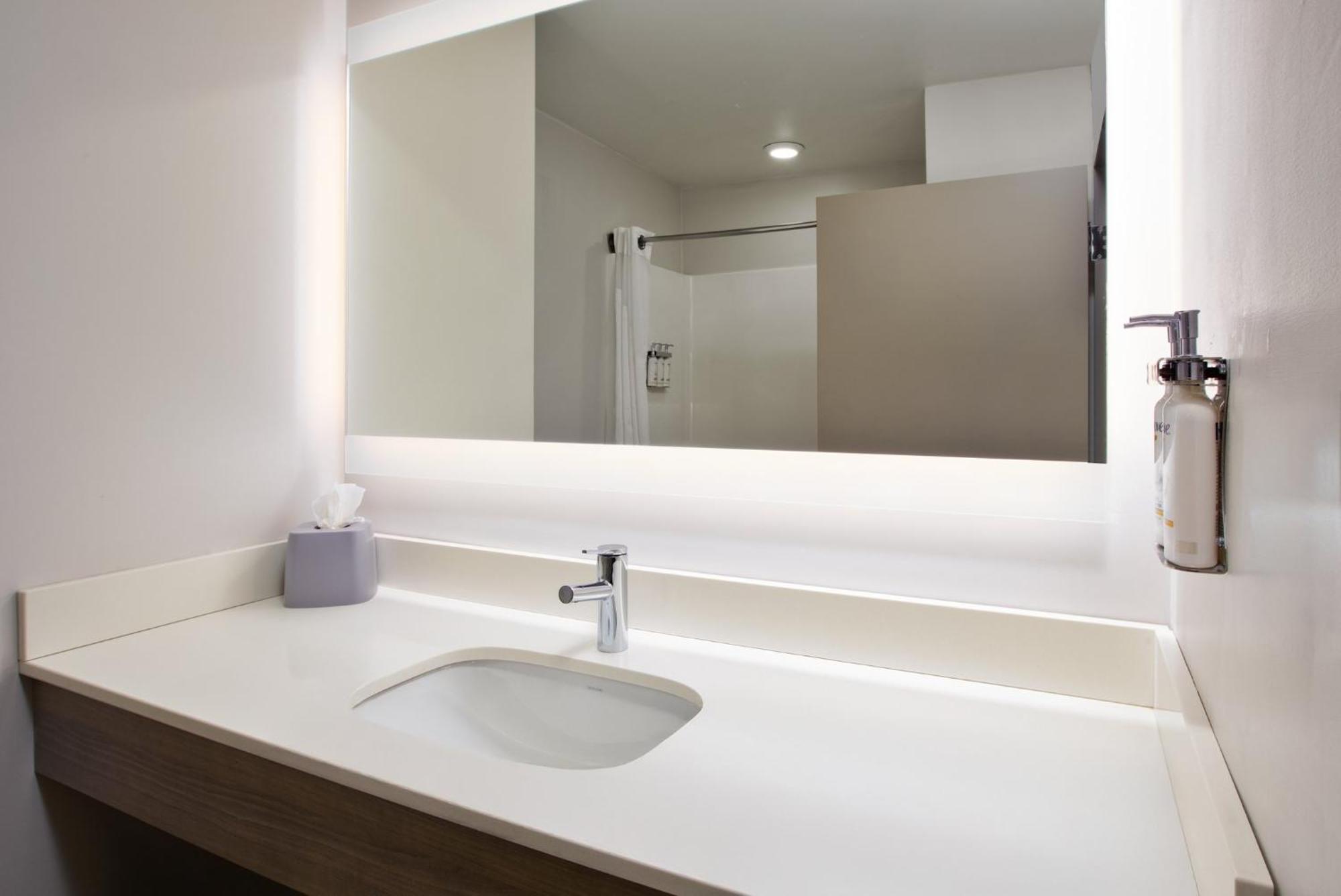 Holiday Inn Express Hotel & Suites Grand Rapids-North By Ihg Walker Dış mekan fotoğraf