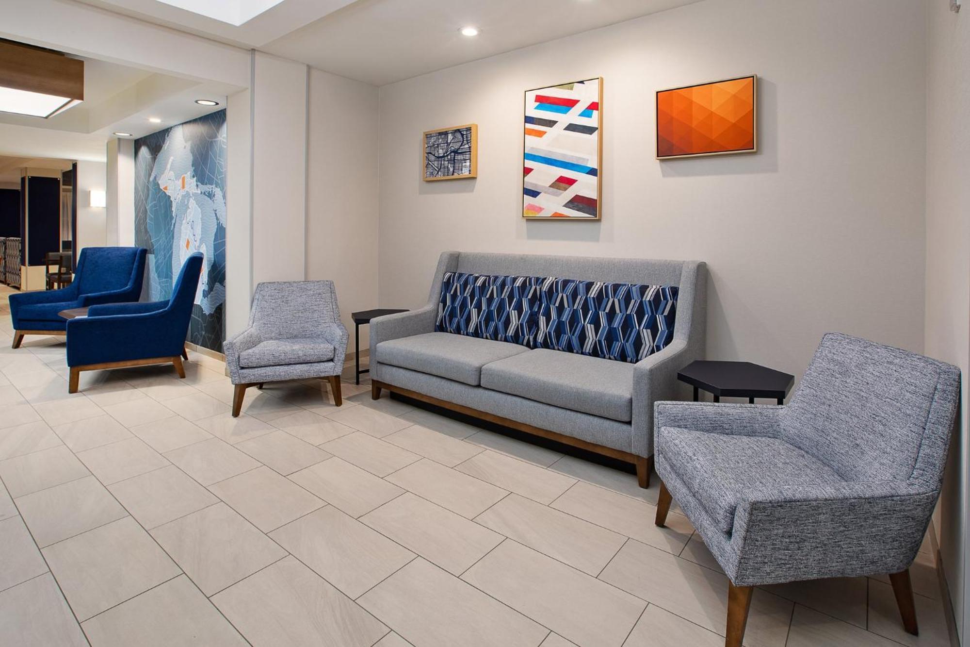Holiday Inn Express Hotel & Suites Grand Rapids-North By Ihg Walker Dış mekan fotoğraf