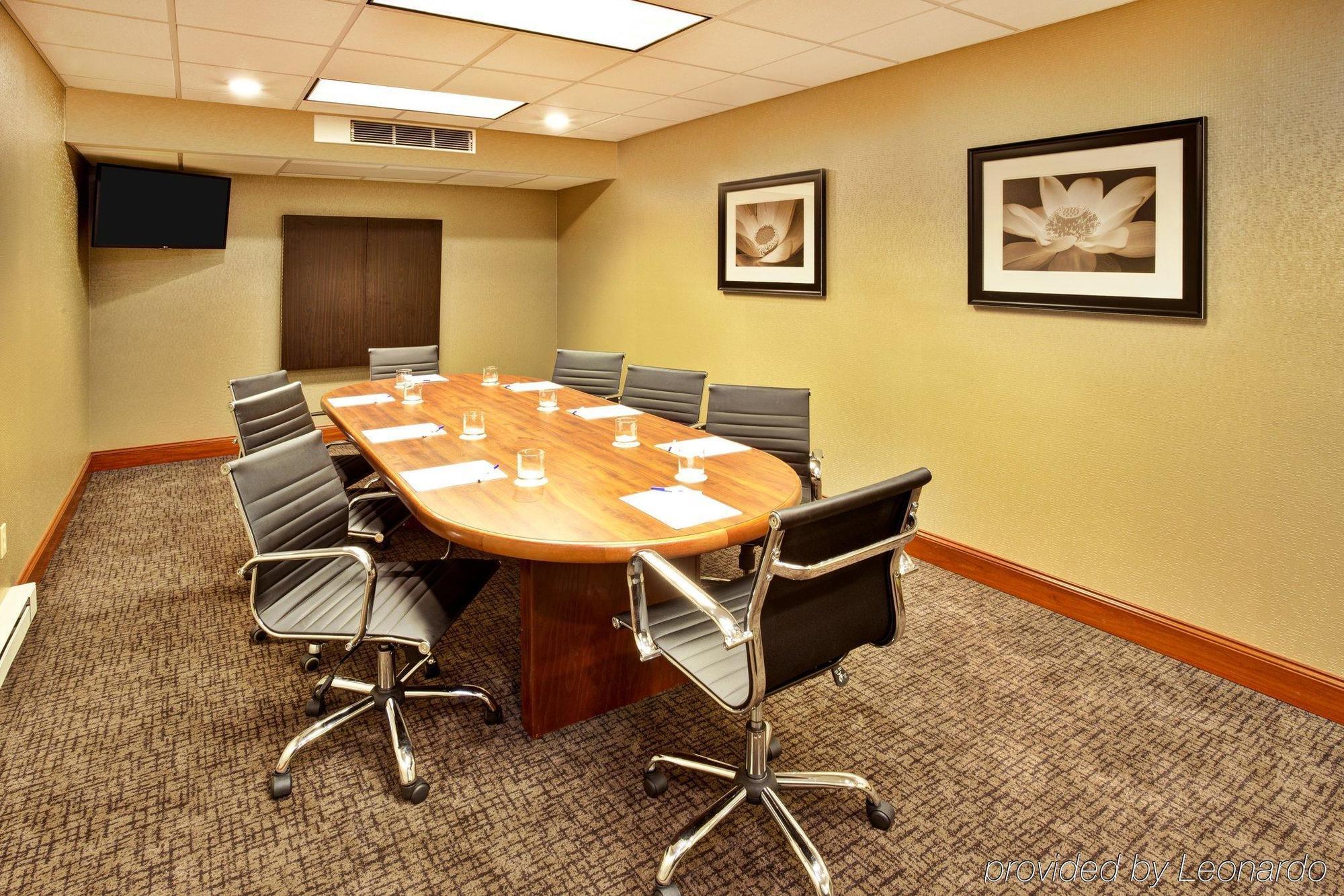 Holiday Inn Express Hotel & Suites Grand Rapids-North By Ihg Walker Dış mekan fotoğraf