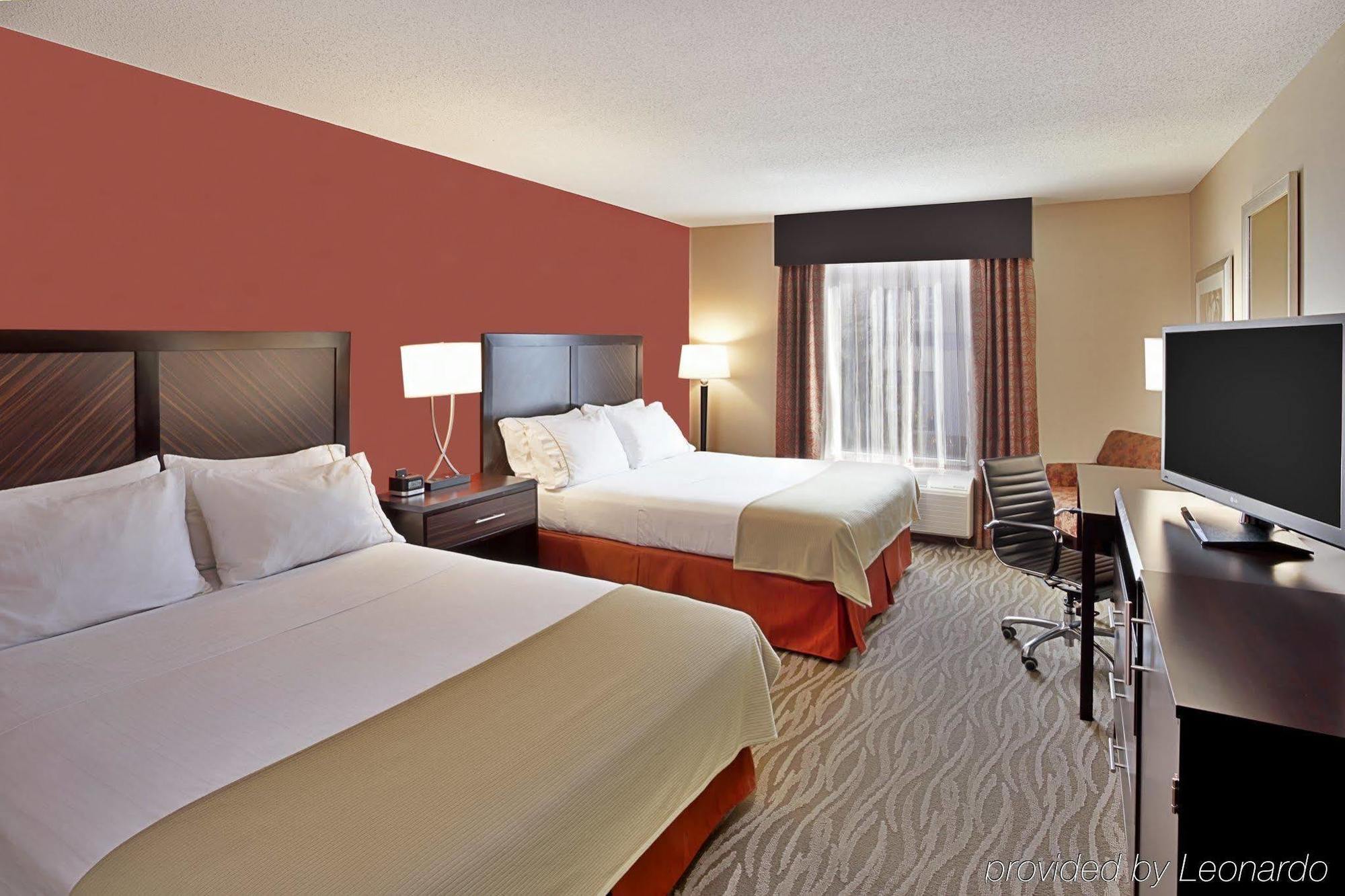 Holiday Inn Express Hotel & Suites Grand Rapids-North By Ihg Walker Dış mekan fotoğraf