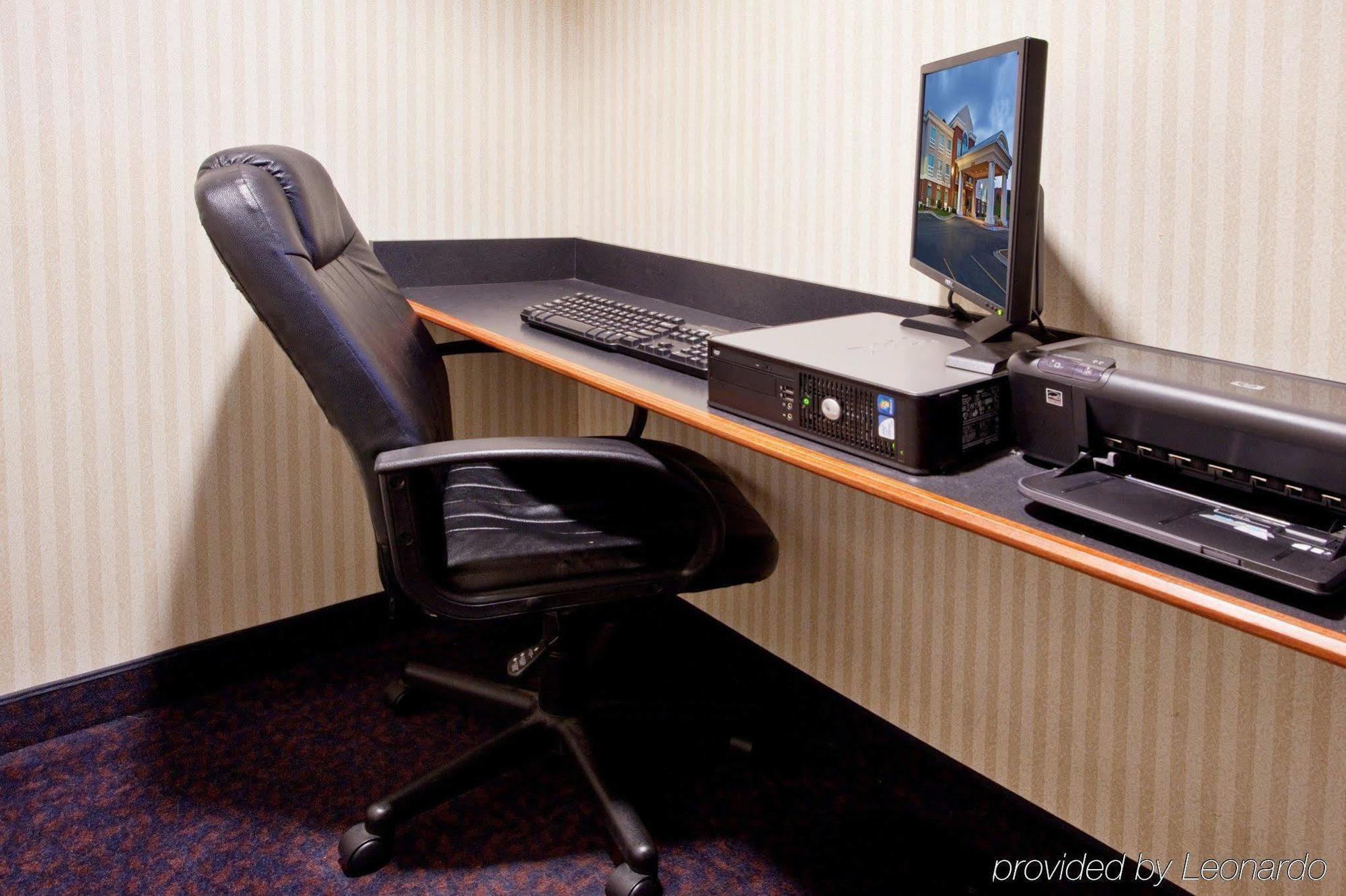 Holiday Inn Express Hotel & Suites Grand Rapids-North By Ihg Walker Konforlar fotoğraf